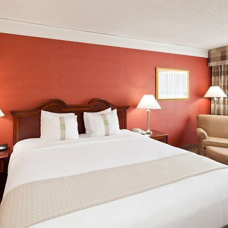 Holiday Inn Cleveland-Mayfield By Ihg Bagian luar foto