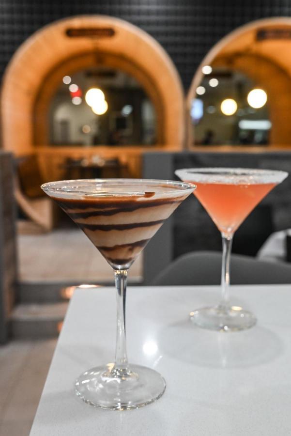 Holiday Inn Cleveland-Mayfield By Ihg Bagian luar foto