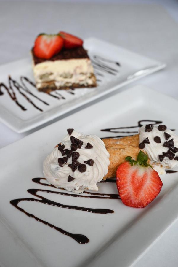 Holiday Inn Cleveland-Mayfield By Ihg Bagian luar foto