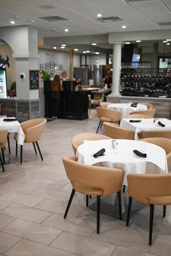 Holiday Inn Cleveland-Mayfield By Ihg Bagian luar foto