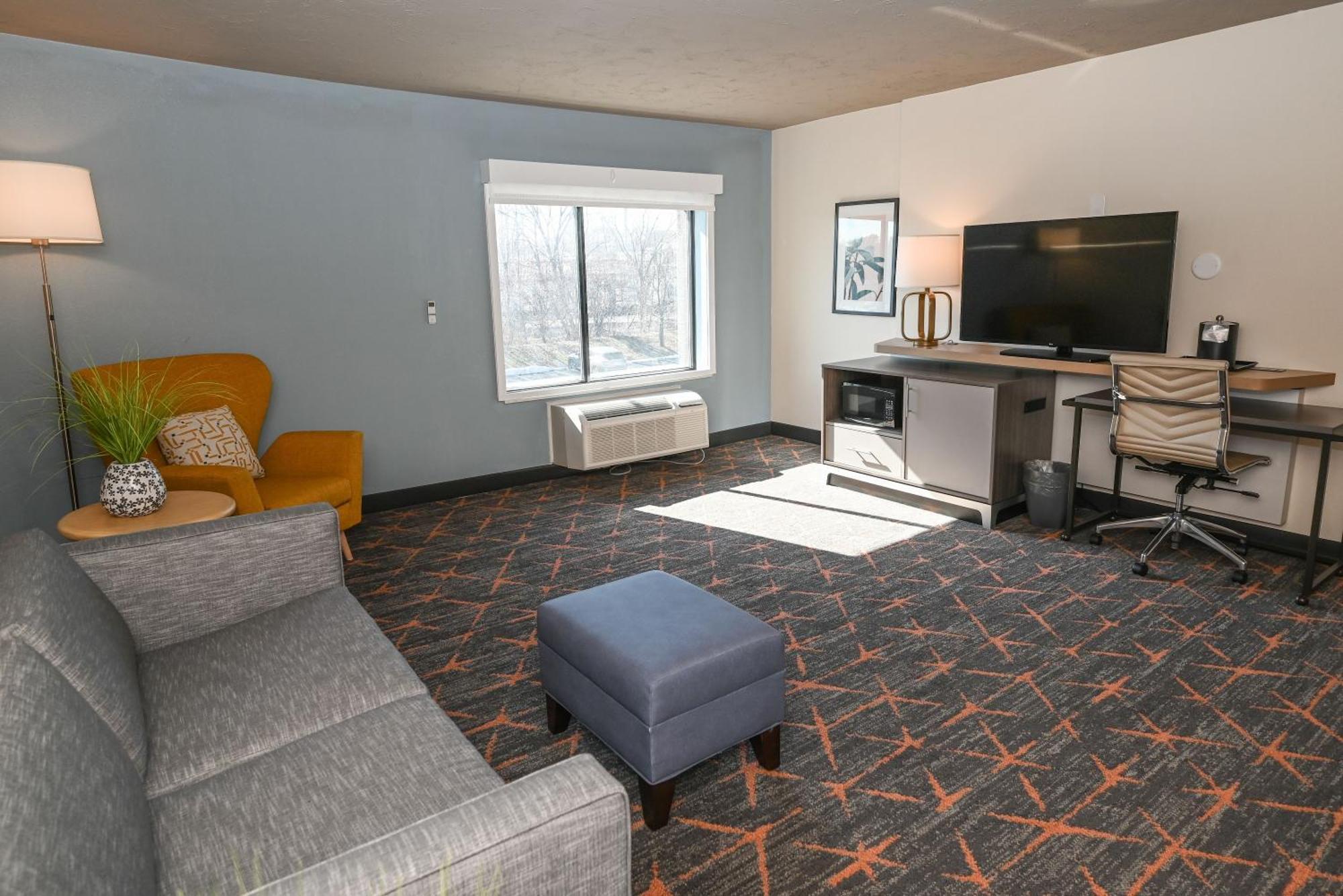 Holiday Inn Cleveland-Mayfield By Ihg Bagian luar foto