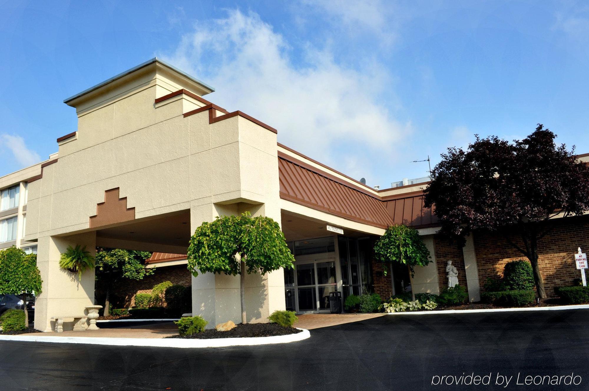 Holiday Inn Cleveland-Mayfield By Ihg Bagian luar foto