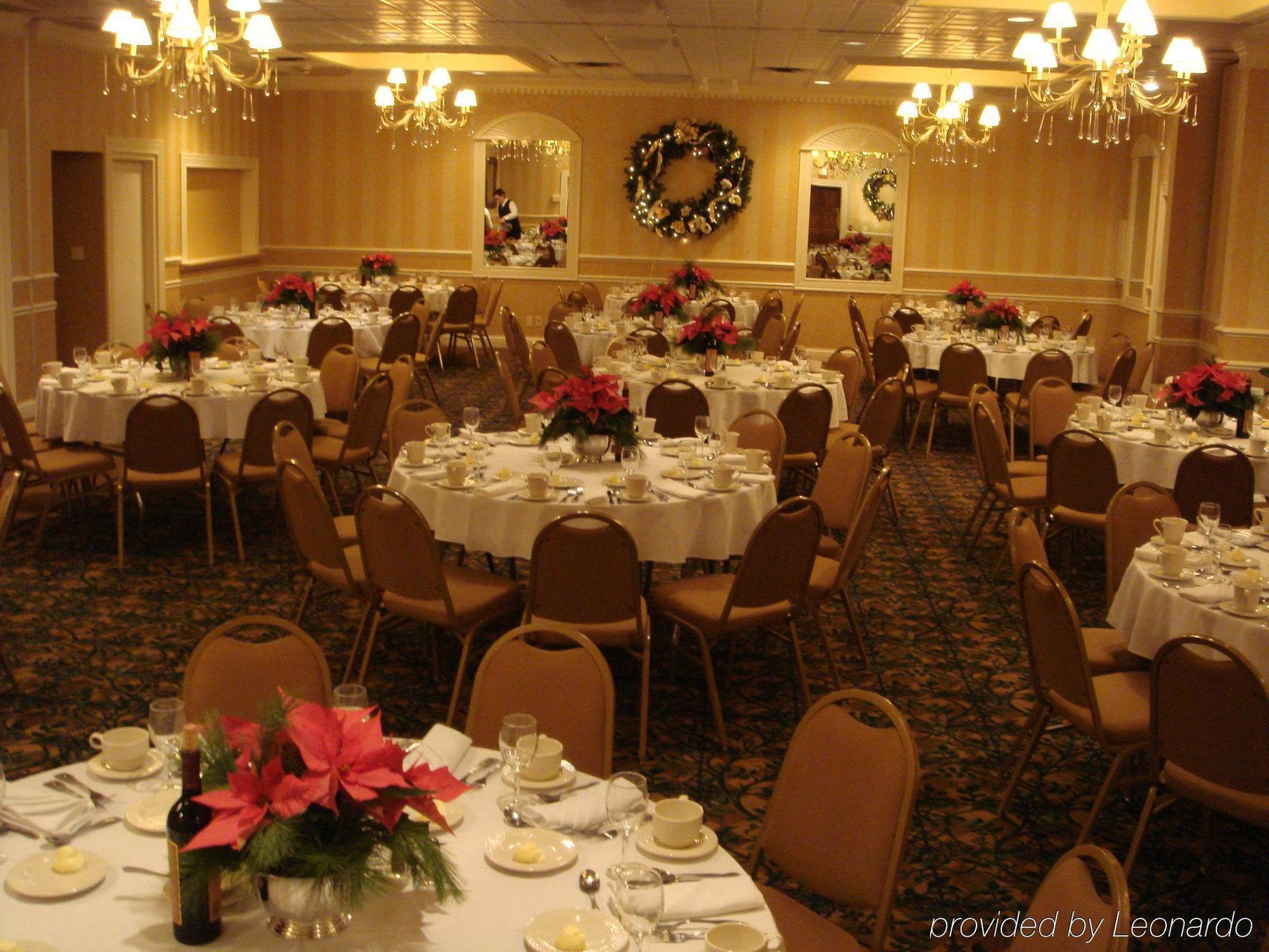 Holiday Inn Cleveland-Mayfield By Ihg Restoran foto